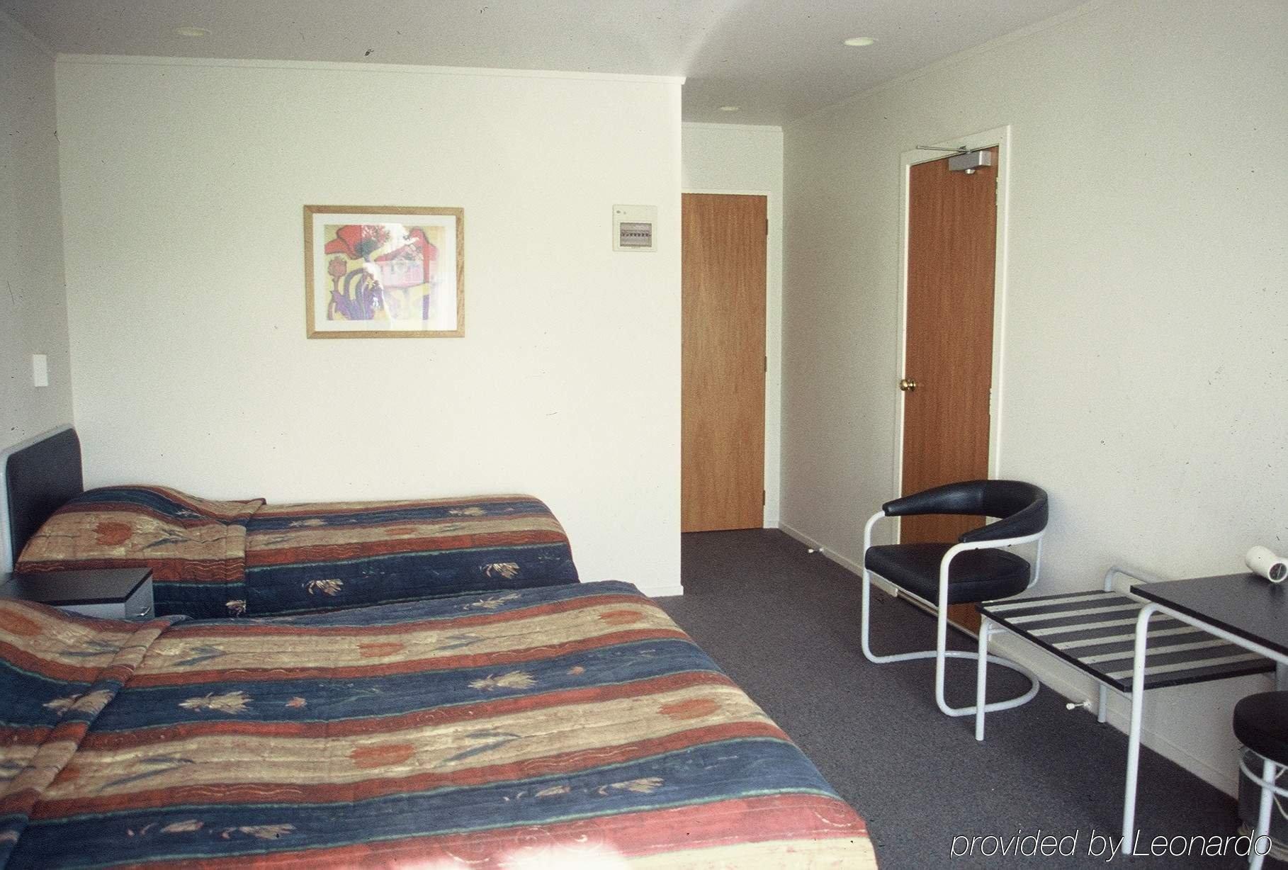 Auckland Airport Motel Room photo